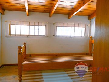 VENTA CASA 4 AMBIENTES  + DEPTO 3 AMBIENTES