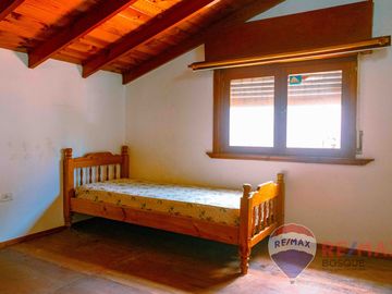 VENTA CASA 4 AMBIENTES  + DEPTO 3 AMBIENTES