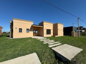 Venta casa A ESTRENAR 3 AMB. en Loma Verde Escobar