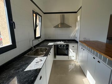 Venta casa A ESTRENAR 3 AMB. en Loma Verde Escobar