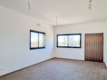 Venta Casa 3 dormit. Barrio San Sebastian,area 13