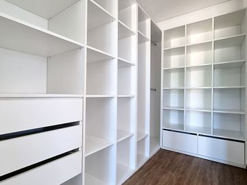 Venta Casa 3 dormit. Barrio San Sebastian,area 13