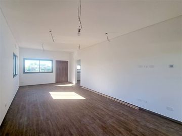 Venta Casa 3 dormit. Barrio San Sebastian,area 13