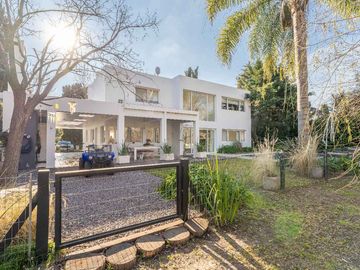 Casa 6 Amb Venta Banco Provincia Doble Lote Arroyo