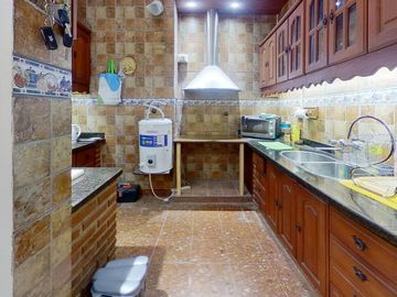 CASA 8.66 X 54.73 MAS GALPÓN EN VENTA EN CABALLITO