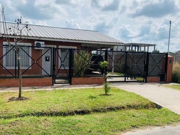 CASA 3 AMBIENTES EN VENTA BARRIO SANTA ANA GLEW