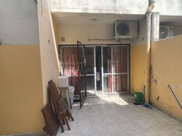 VENTA VILLA URQUIZA MONOAMBIENTE CON PATIO