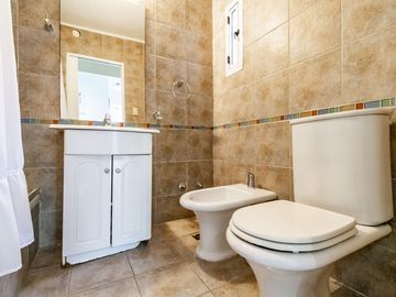 VENTA CASA 6 AMB VILLA DEVOTO QUINCHO Y COCHERA