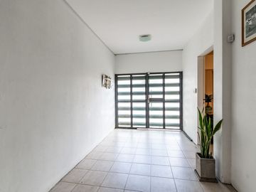 VENTA CASA 6 AMB VILLA DEVOTO QUINCHO Y COCHERA