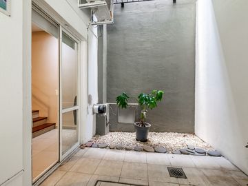 VENTA CASA 6 AMB VILLA DEVOTO QUINCHO Y COCHERA