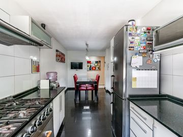 VENTA CASA 6 AMB VILLA DEVOTO QUINCHO Y COCHERA
