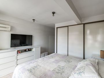 VENTA CASA 6 AMB VILLA DEVOTO QUINCHO Y COCHERA