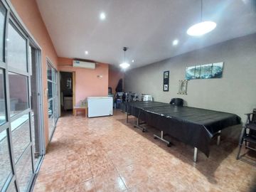 Venta casa 6 amb Ramos, cochera, pileta, quincho