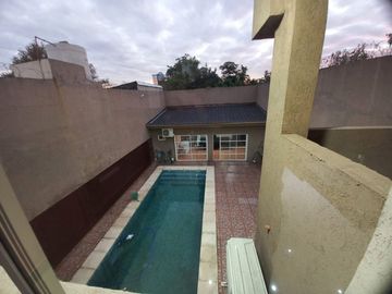 Venta casa 6 amb Ramos, cochera, pileta, quincho