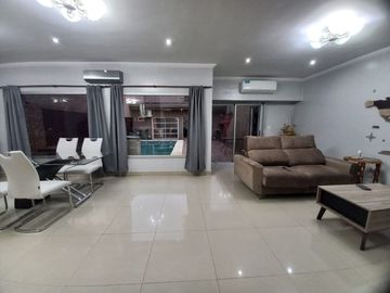Venta casa 6 amb Ramos, cochera, pileta, quincho