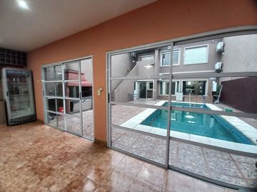 Venta casa 6 amb Ramos, cochera, pileta, quincho