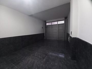 Venta casa 6 amb Ramos, cochera, pileta, quincho