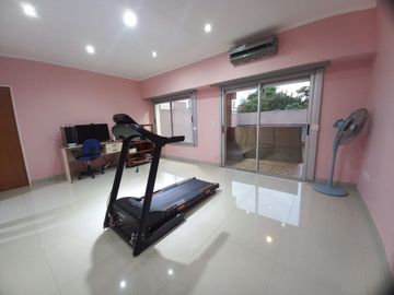 Venta casa 6 amb Ramos, cochera, pileta, quincho
