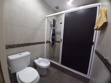 Venta casa 6 amb Ramos, cochera, pileta, quincho