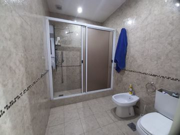 Venta casa 6 amb Ramos, cochera, pileta, quincho