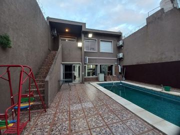 Venta casa 6 amb Ramos, cochera, pileta, quincho