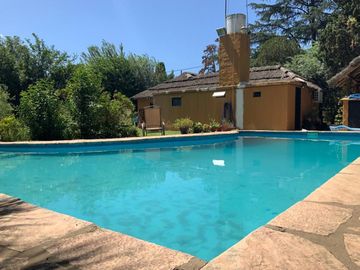 VENTA CASA TORTUGUITAS PARQUE Y PILETA