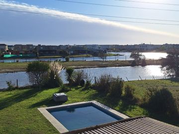 VENTA CASA 5 AMB A LAGUNA SAN FRANCISCO VILLANUEVA