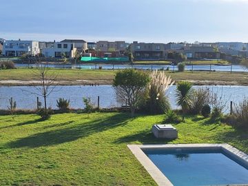 VENTA CASA 5 AMB A LAGUNA SAN FRANCISCO VILLANUEVA