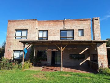 VENTA CASA 5 AMB A LAGUNA SAN FRANCISCO VILLANUEVA