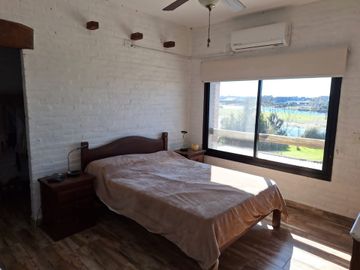 VENTA CASA 5 AMB A LAGUNA SAN FRANCISCO VILLANUEVA