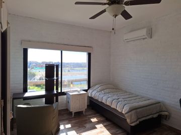 VENTA CASA 5 AMB A LAGUNA SAN FRANCISCO VILLANUEVA