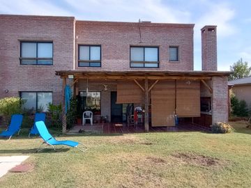 VENTA CASA 5 AMB A LAGUNA SAN FRANCISCO VILLANUEVA