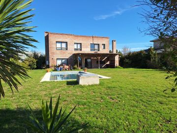VENTA CASA 5 AMB A LAGUNA SAN FRANCISCO VILLANUEVA