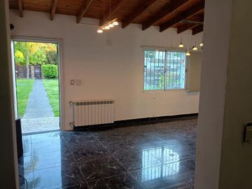 Venta Casa 4 amb. Pileta Galería Cochera. Escobar