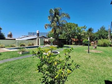 Venta Casa 4 amb. Pileta Galería Cochera. Escobar