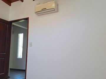 Venta Casa 4 amb. Pileta Galería Cochera. Escobar