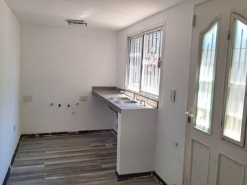 Venta Casa 4 amb. Pileta Galería Cochera. Escobar