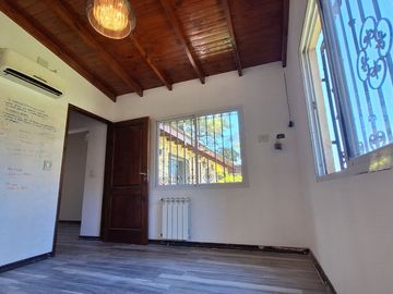Venta Casa 4 amb. Pileta Galería Cochera. Escobar