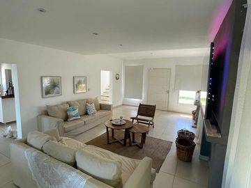 VENTA .CASA A LA LAGUNA . SAN SEBASTIAN .Area 9