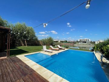 VENTA .CASA A LA LAGUNA . SAN SEBASTIAN .Area 9