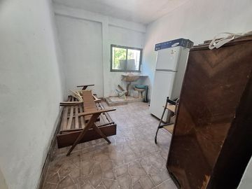 Venta, Casa 4 ambientes con local, Del Viso.