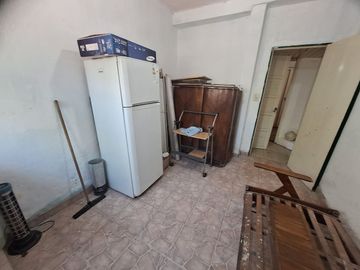 Venta, Casa 4 ambientes con local, Del Viso.