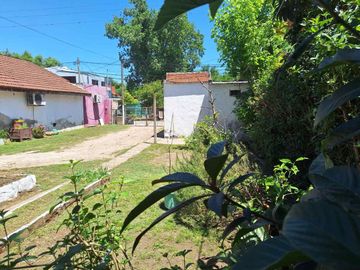 Venta, Casa 4 ambientes con local, Del Viso.