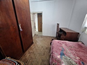 Venta, Casa 4 ambientes con local, Del Viso.