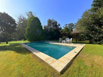VENTA CASA 3 AMB CON PILETA EN MORENO APTO CREDITO