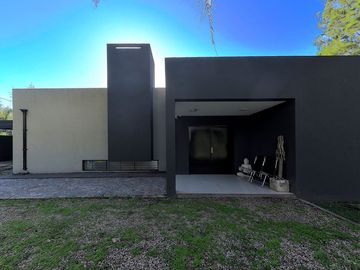 VENTA CASA 3 AMB CON PILETA EN MORENO APTO CREDITO