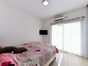 VENTA CASA 3 AMB CON PILETA EN MORENO APTO CREDITO
