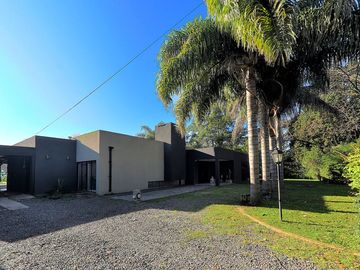VENTA CASA 3 AMB CON PILETA EN MORENO APTO CREDITO