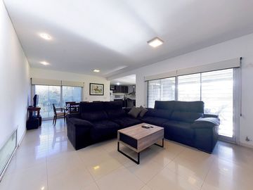 VENTA CASA 3 AMB CON PILETA EN MORENO APTO CREDITO