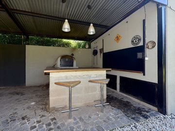 VENTA CASA 3 AMB CON PILETA EN MORENO APTO CREDITO